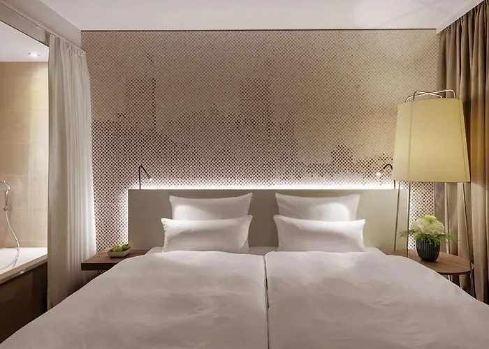 ホテル Steigenberger Htl *